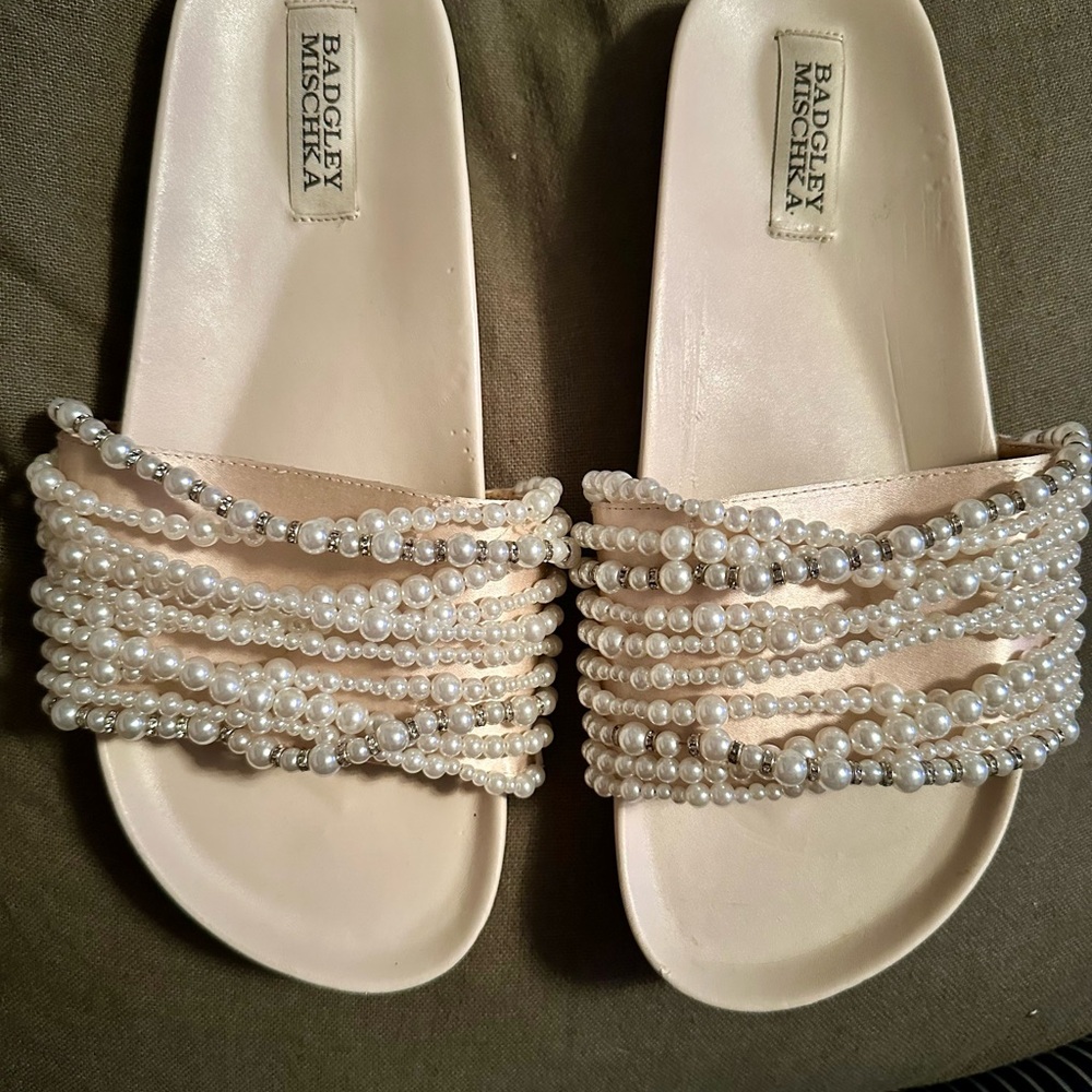 Badgley Mischka Cream Crystal Embellished Sandals